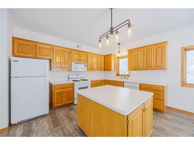 Building Photo - 23865 County Rd 10