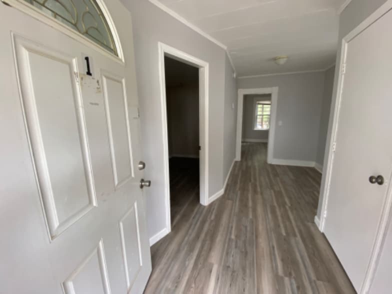 Building Photo - 37 Getchell St