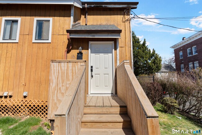 Building Photo - 105 Richmond Hill Ave