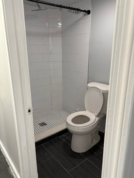 Building Photo - 579 Liberty Ave