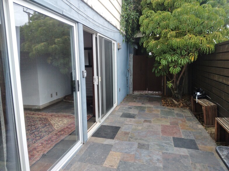 Primary Photo - 3331 Dickens St