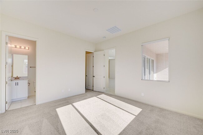 Building Photo - 555 Jerry Bird Ct