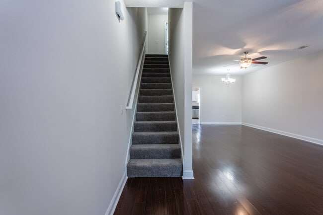 Building Photo - 503 Bradwell St