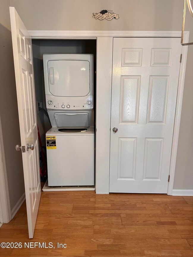 Building Photo - 310 7th St