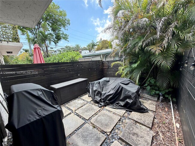 Building Photo - 3225 Bird Ave