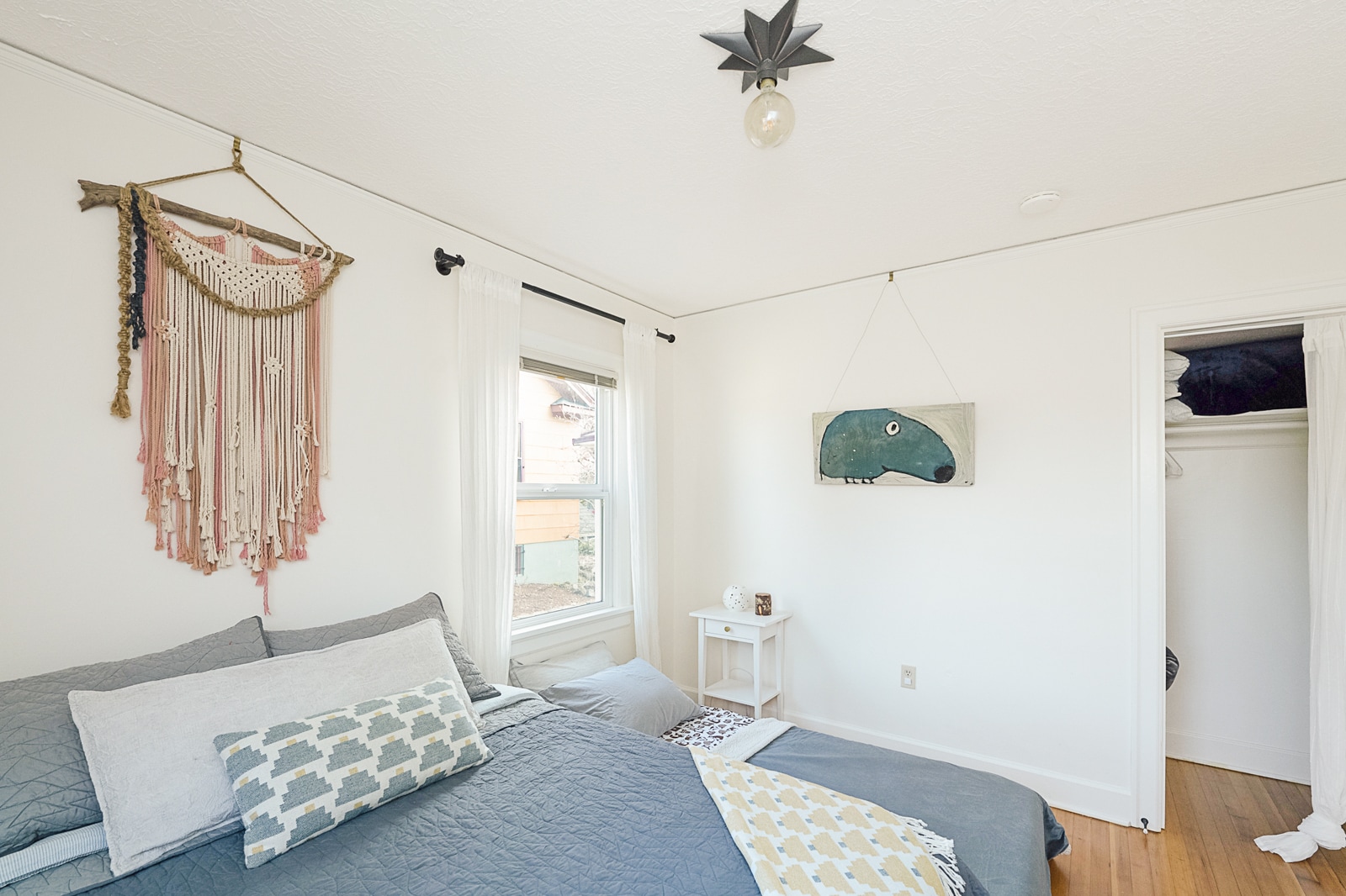 Building Photo - 2323 SE Pine St