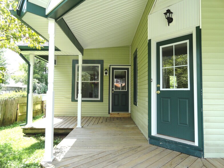 Building Photo - 77 E Main St