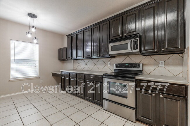 Building Photo - 2208 Sunderidge