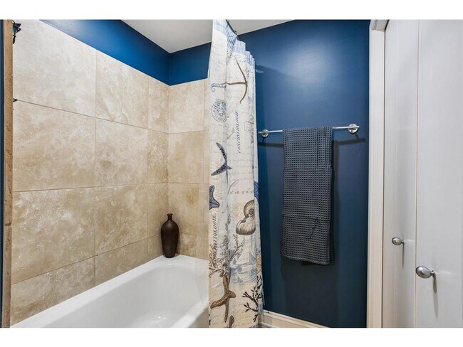 Building Photo - 1829 Park Ave