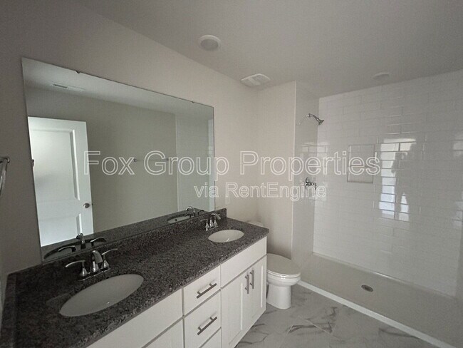 Building Photo - 115 Silverwood Ct
