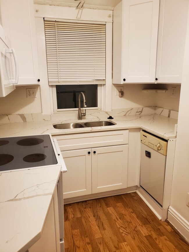 Building Photo - 6113 Arbor St