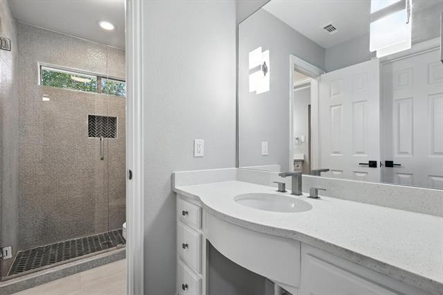 Building Photo - 8220 Misty Shores Ln