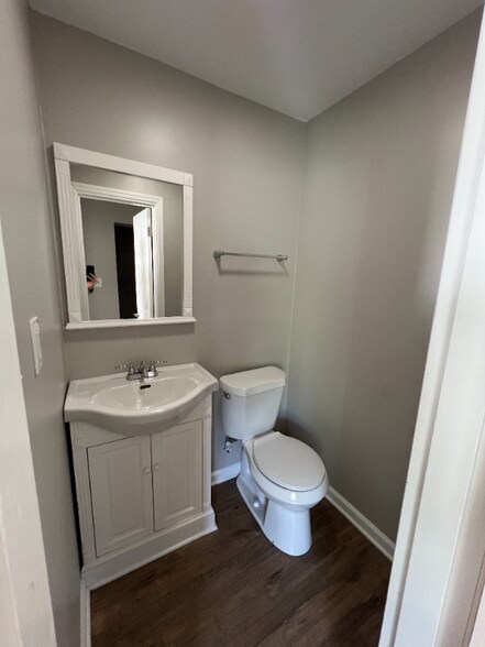 Building Photo - 6416 Walnut Dr
