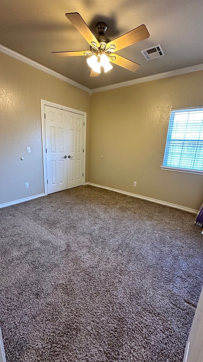 Building Photo - 601 Bear Run