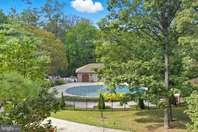 Building Photo - 11430 Strand Dr