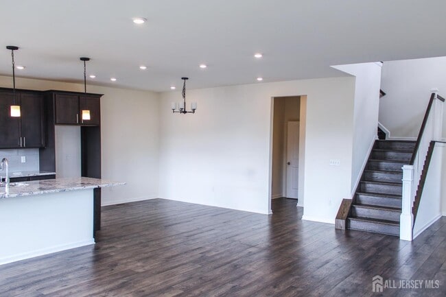 Building Photo - 601 Charleston Dr