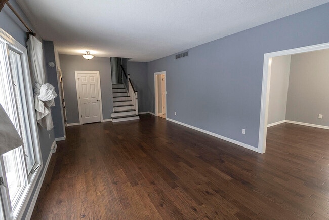 Building Photo - 4500 W Bridgewood Dr