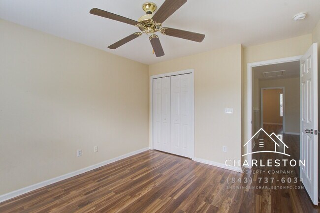Building Photo - 2457 Scholar Ln