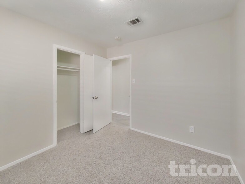 Building Photo - 23110 Newgate Dr