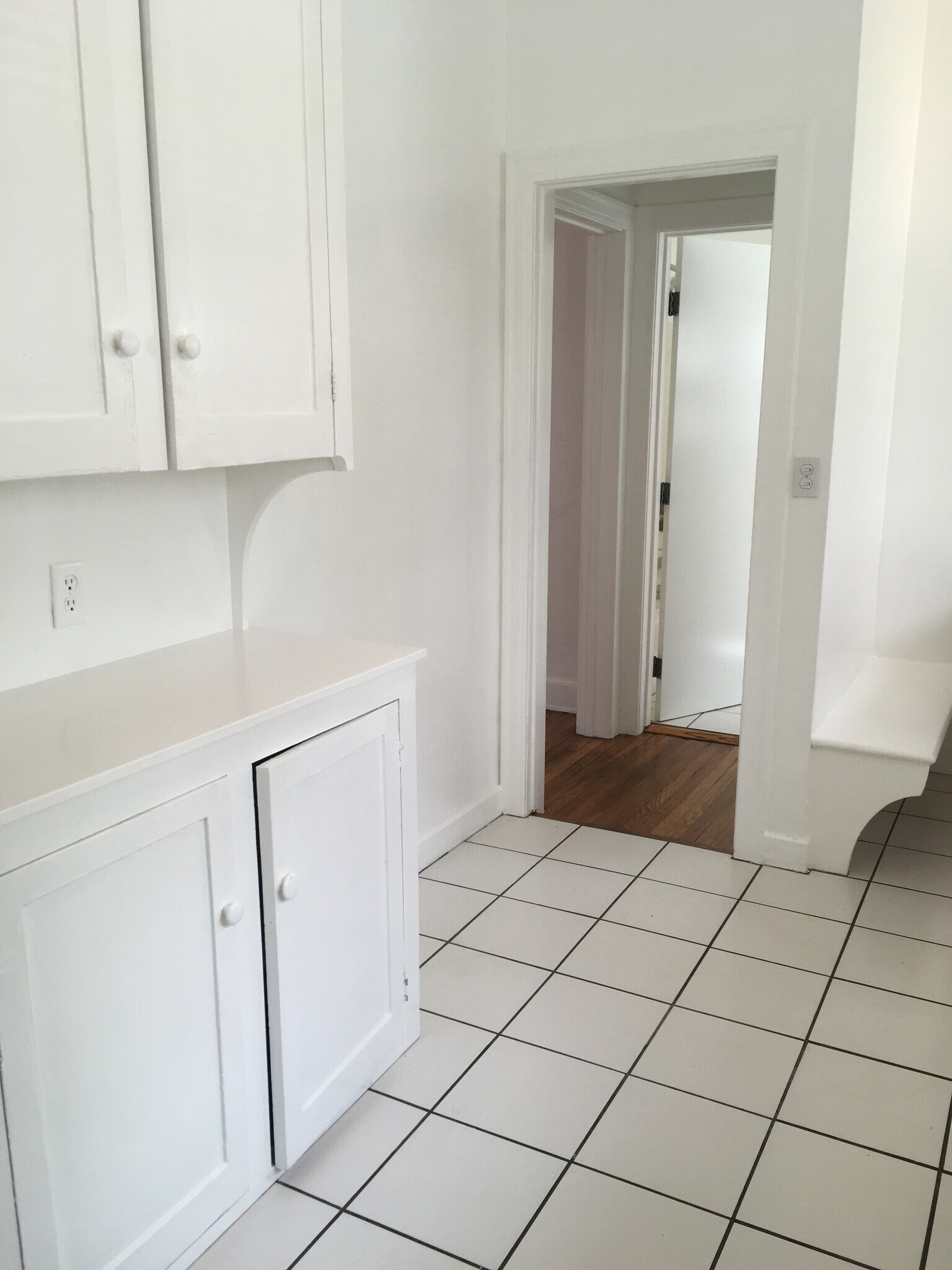 Building Photo - 2035 N Vista del Mar Ave