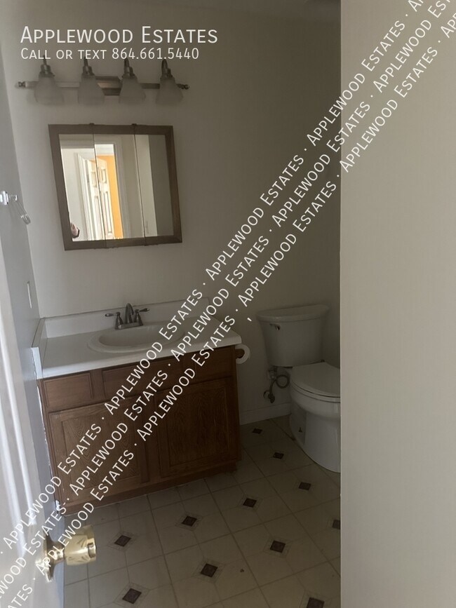 Building Photo - 218 Donavon Dr