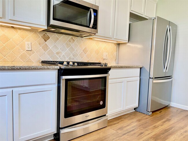 Building Photo - 6315 Holly Canyon Ct