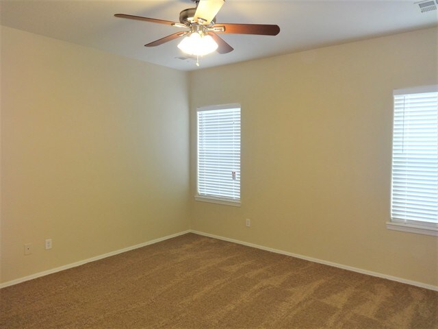 Building Photo - 6612 W Shaw Butte Dr