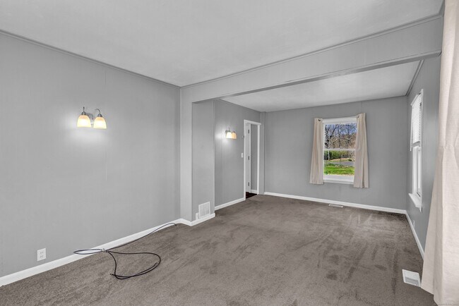 Building Photo - 10 Cemetery Ave