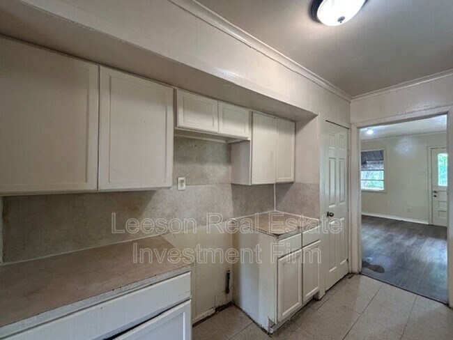 Building Photo - 2551 Claiborne Ave