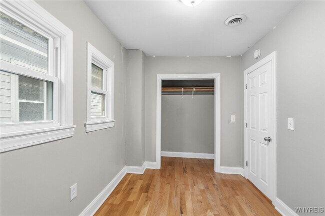 Building Photo - 2342 Seneca St