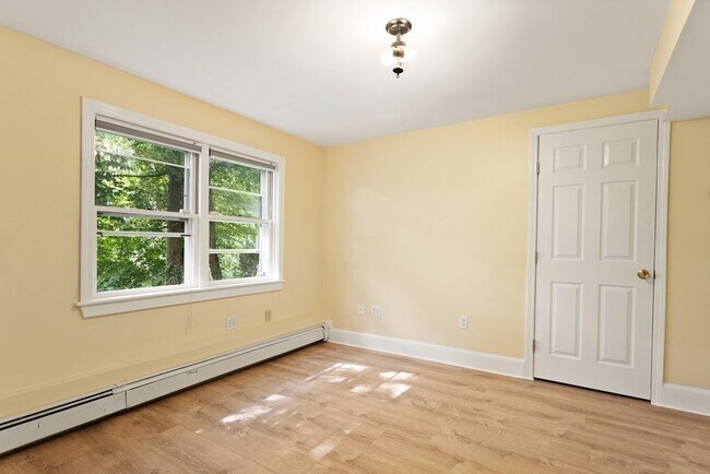 Building Photo - 303 Upland Ave