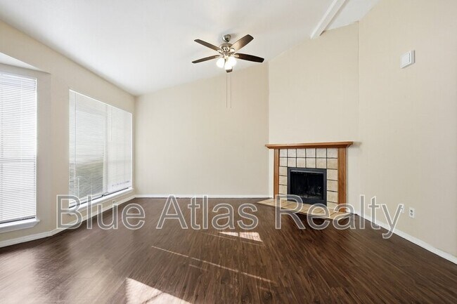 Building Photo - 3048 Navarro Ln