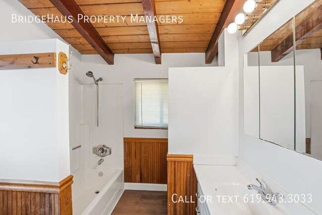 Building Photo - 7562 Zemco Dr