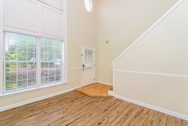 Building Photo - 1080 Dunedin Trail