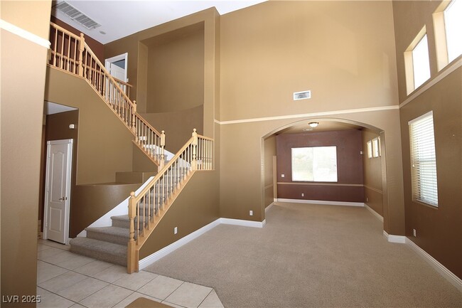 Building Photo - 437 Emerald Heights St