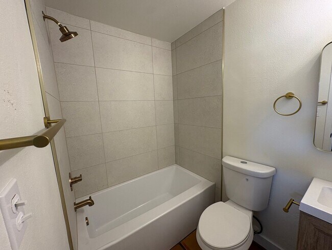 Building Photo - 817 S Melody Ln