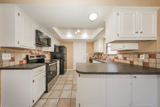 Building Photo - 2135 Jazzman Dr