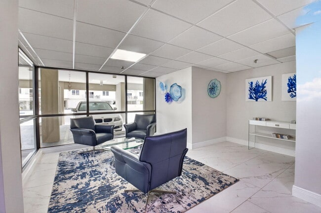 Building Photo - 3215 S Ocean Blvd