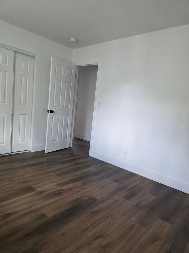 Building Photo - 3280 Everett Dr
