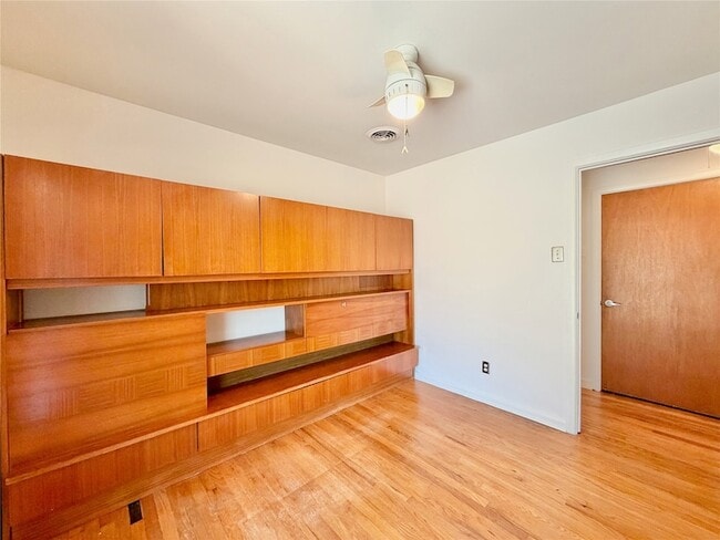 Building Photo - 2223 Forest Oaks Dr
