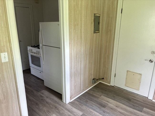 Building Photo - 2 Bedroom 1 Bath House