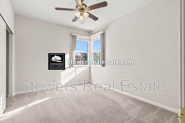 Building Photo - 1570 Eastlake Cir