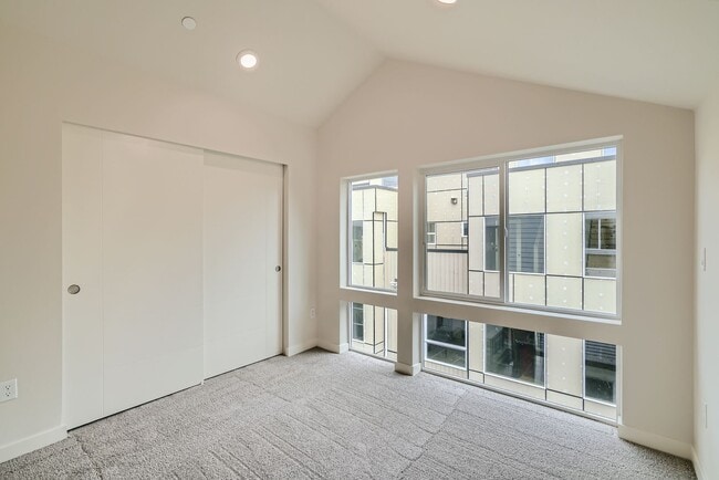 Building Photo - Immaculate Newer Construction - 3 Bed 2 Ba...