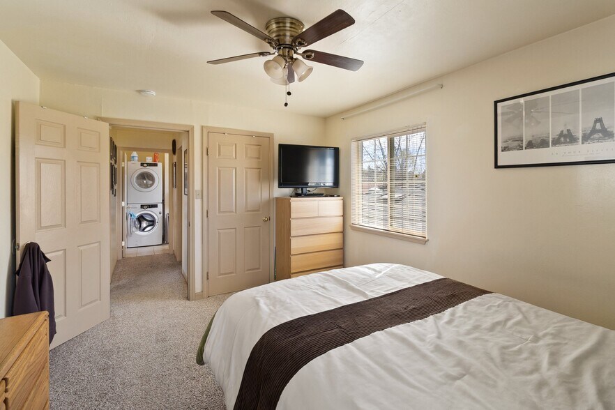 Building Photo - 504 W Marlette St