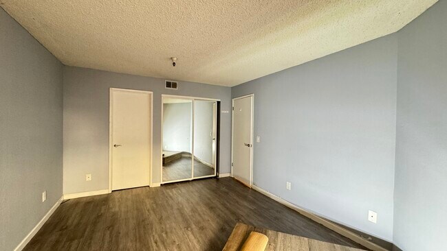 Building Photo - 545 Pierce St