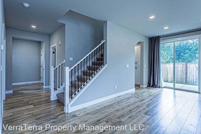 Building Photo - 4 br, 3 bath House - 6806 165th St Ct E