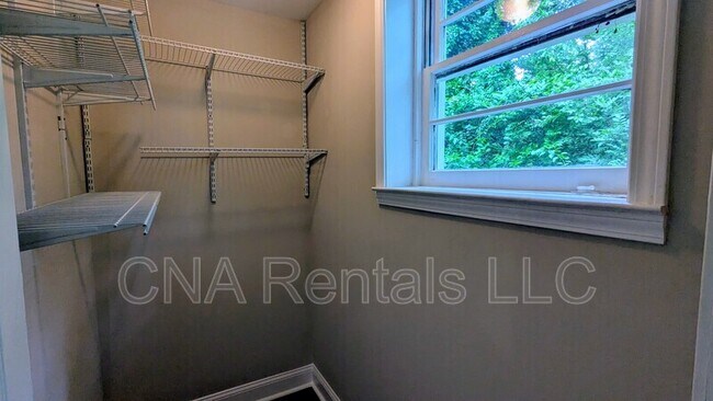 Building Photo - 631 Blackhawk Cir