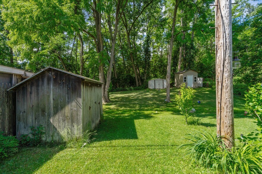 Building Photo - 196 Mount Hope Dr