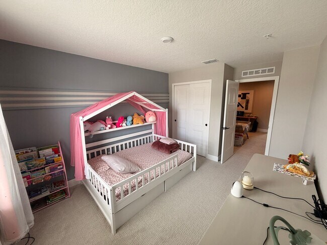 Building Photo - Elegant living in a vibrant, strategically located community—your perfect place to call home.