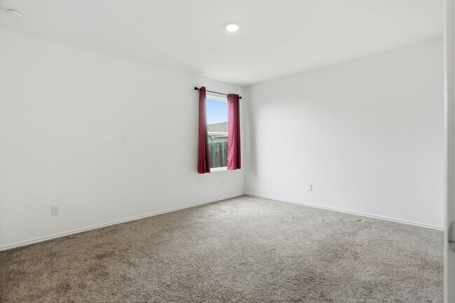 Building Photo - Spacious Southwest San Antonio Home Near Lackland AFB & Major Highways
